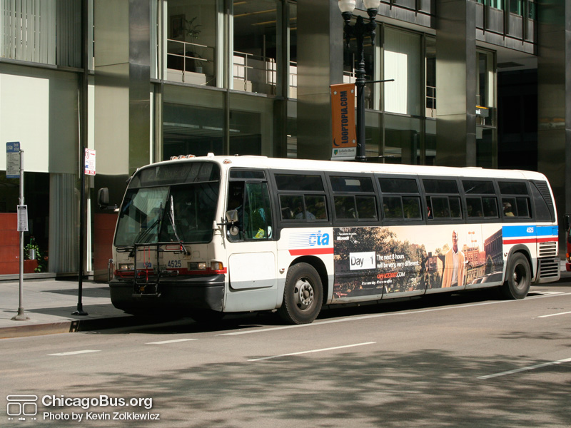 Bus #4525 at Dearborn and Monroe working route #22 Clark on May 18, 2007. (Photo by Kevin Zolkiewicz)