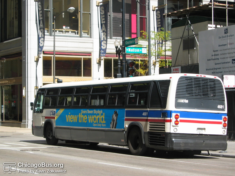 Bus #4681 at Dearborn and Madison on October 2, 2004. (Photo by Kevin Zolkiewicz)