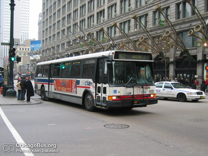 Bus #5762 at State and Washington working route #62 Archer on November 17, 2003. (Photo by Kevin Zolkiewicz)