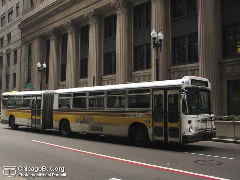Bus #7400 at LaSalle and Jackson on July 30, 2004. (Photo by Michael Pompili)