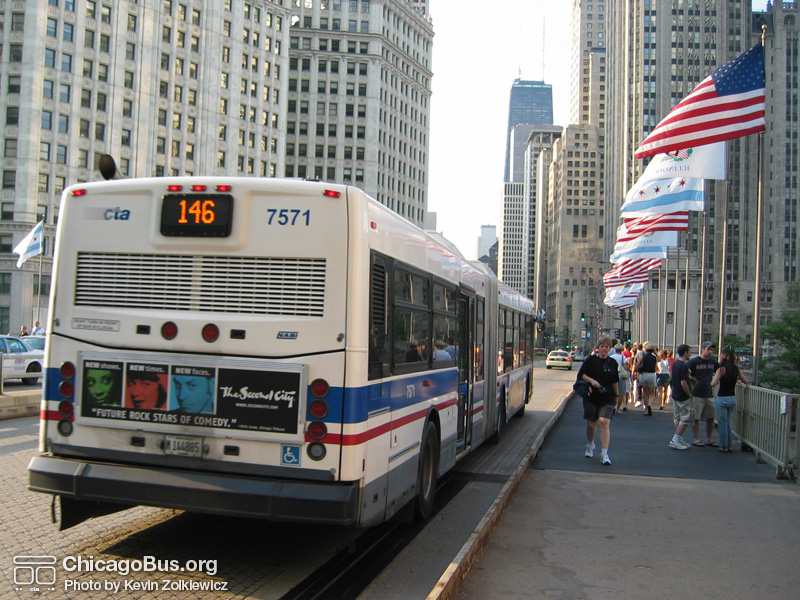 Bus #7571 on Michigan Ave. Bridge on June 10, 2005. (Photo by Kevin Zolkiewicz)